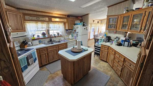 1991 Commodore Manufactured Home