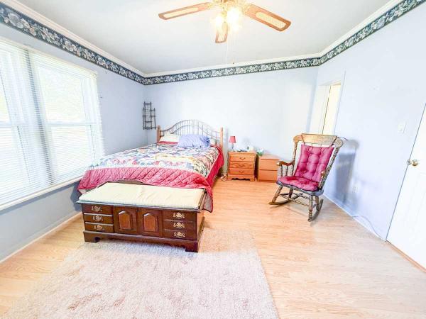 1992 Virginia Homes Radisson Manufactured Home