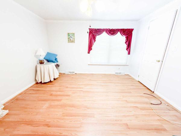 1992 Virginia Homes Radisson Manufactured Home