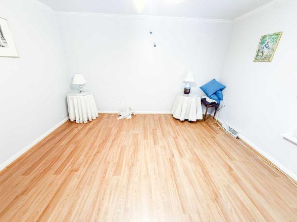 1992 Virginia Homes Radisson Manufactured Home