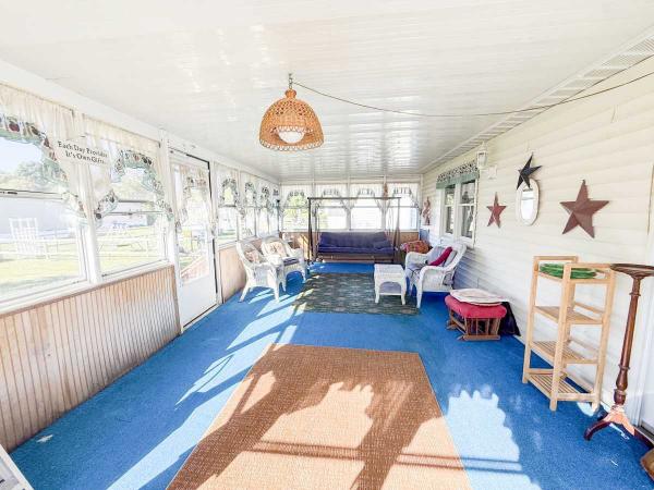 1992 Virginia Homes Radisson Manufactured Home