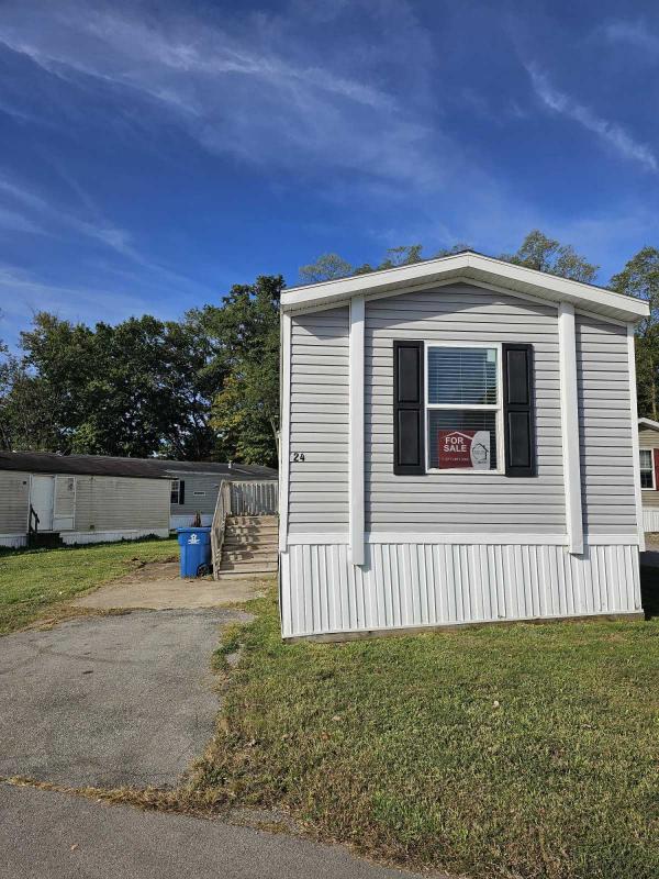 Photo 1 of 2 of home located at 24 Chisholm Trl. Mooresville, IN 46158