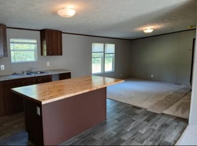 Photo 3 of 27 of home located at 210 Industrial Park Brookhaven, MS 39601