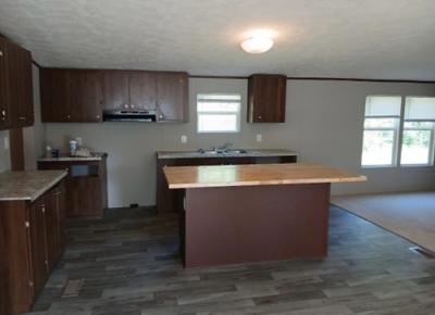Photo 4 of 27 of home located at 210 Industrial Park Brookhaven, MS 39601