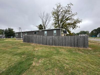 Photo 3 of 12 of home located at 305 Saint Clair St Bicknell, IN 47512