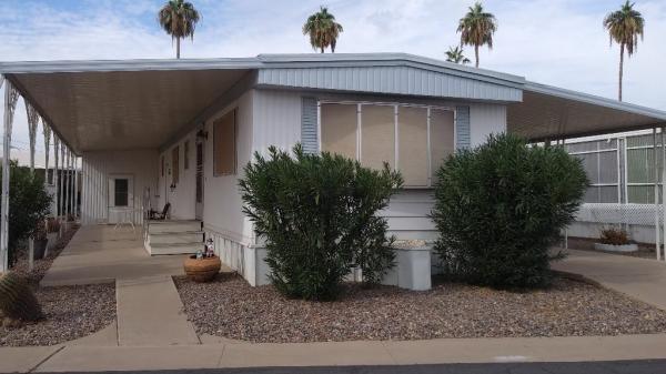 1975 Hillcrest Manufactured Home