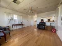 1975 Hillcrest Manufactured Home