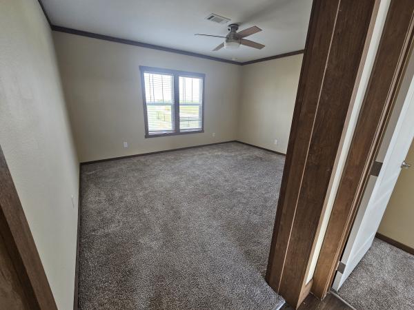 2023 Clayton 32DEV28604A(Family/3BR) Mobile Home