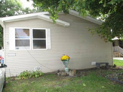 Photo 2 of 13 of home located at 23234 Fountain Dr Clinton Township, MI 48036