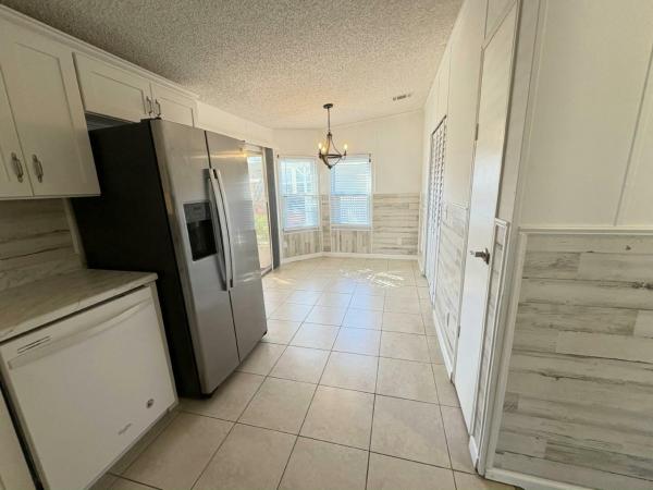 1990 FLEE Manufactured Home