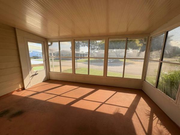 1990 FLEE Manufactured Home
