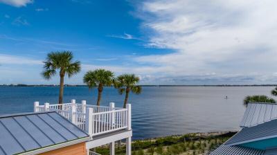 Photo 3 of 18 of home located at 2613 NE Great Egret Way Jensen Beach, FL 34957