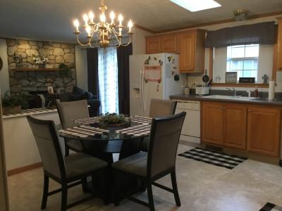 Photo 3 of 7 of home located at 25098 Oxford Woodhaven, MI 48183