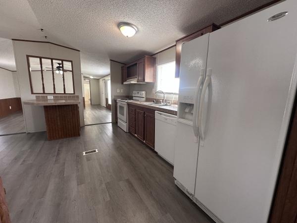 2004 1646276STG  Home