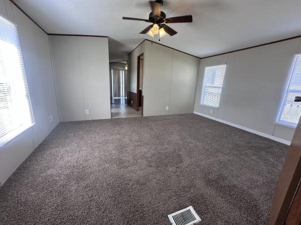 2004 1646276STG  Home