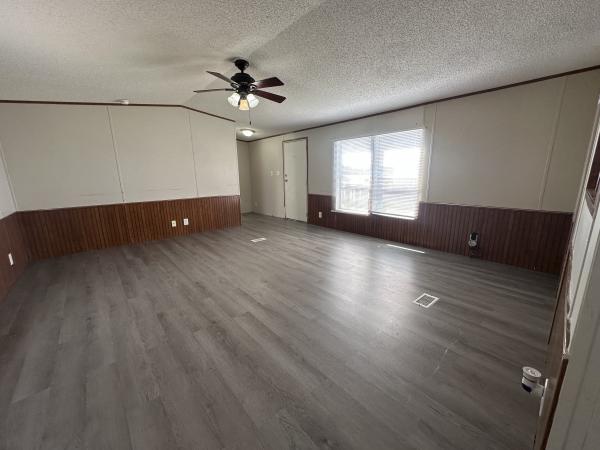 2004 1646276STG  Home