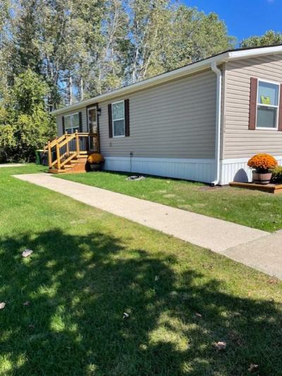 Photo 2 of 19 of home located at 28056 Charlemagne Romulus, MI 48174