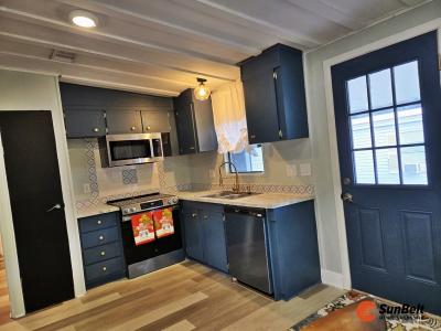 Photo 5 of 41 of home located at 6429 Lakewood Drive, Unit B Ocala, FL 34472