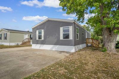 Photo 2 of 8 of home located at 1901 Royal Mine Rd Belleville, IL 62226