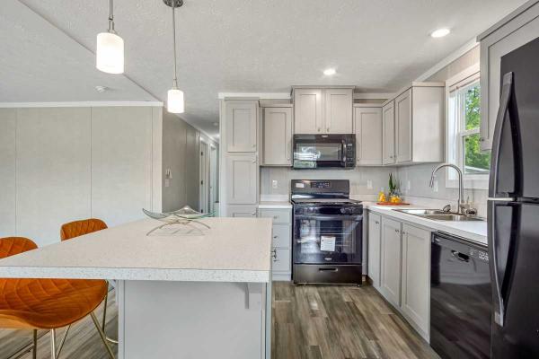 2025 3523F Mobile Home