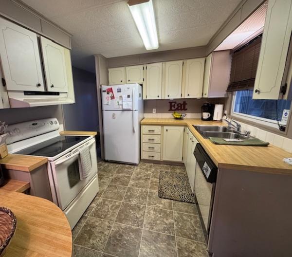 1982  Mobile Home For Sale