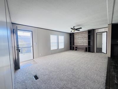 Photo 4 of 6 of home located at 7151 Woodlake Parkway #409 San Antonio, TX 78218