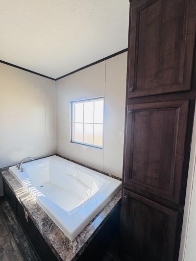 Photo 5 of 6 of home located at 7151 Woodlake Parkway #409 San Antonio, TX 78218