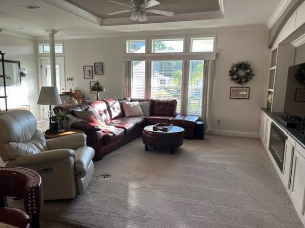 Photo 1 of 2 of home located at 354 Waldorf Dr Auburndale, FL 33823