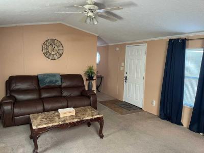Photo 4 of 19 of home located at 647 Lafferty Rochester Hills, MI 48307
