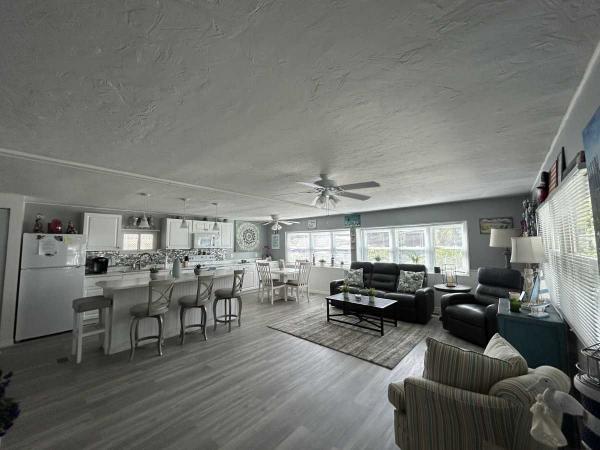 1974 TWIN Manufactured Home