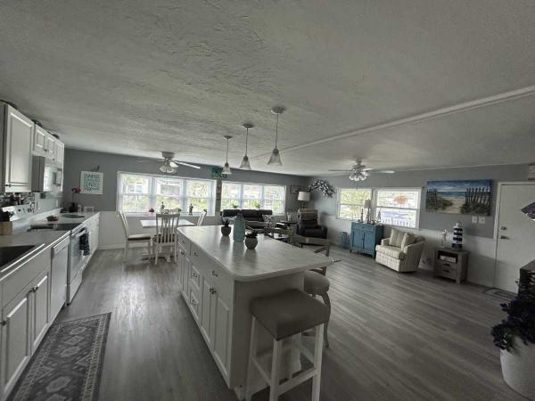 1974 TWIN Manufactured Home