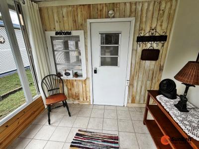 Photo 5 of 15 of home located at 2934 Griffin View Drive Lot 65 Lady Lake, FL 32159
