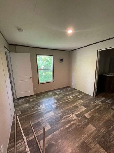 Photo 5 of 6 of home located at 1106 Lakeview Ave Alexandria, KY 41001