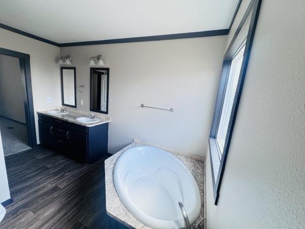 2018 Clayton Homes Manor Hill Manufactured Home