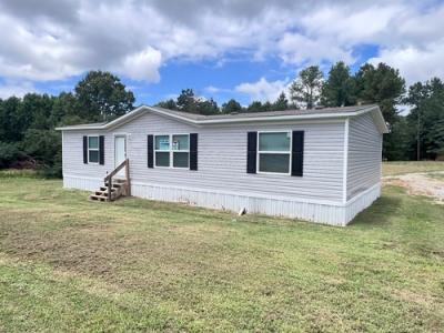 Photo 2 of 16 of home located at 482 Shelnutt Loop Phil Campbell, AL 35581