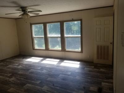 Photo 5 of 32 of home located at 25898 I-30 Frontage Rd Bryant, AR 72022