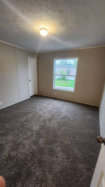 Photo 4 of 5 of home located at 1170 Old Timber Monroe, MI 48161
