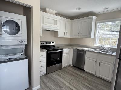 Photo 4 of 10 of home located at 452 Sand Cove Drive Sanford, FL 32773