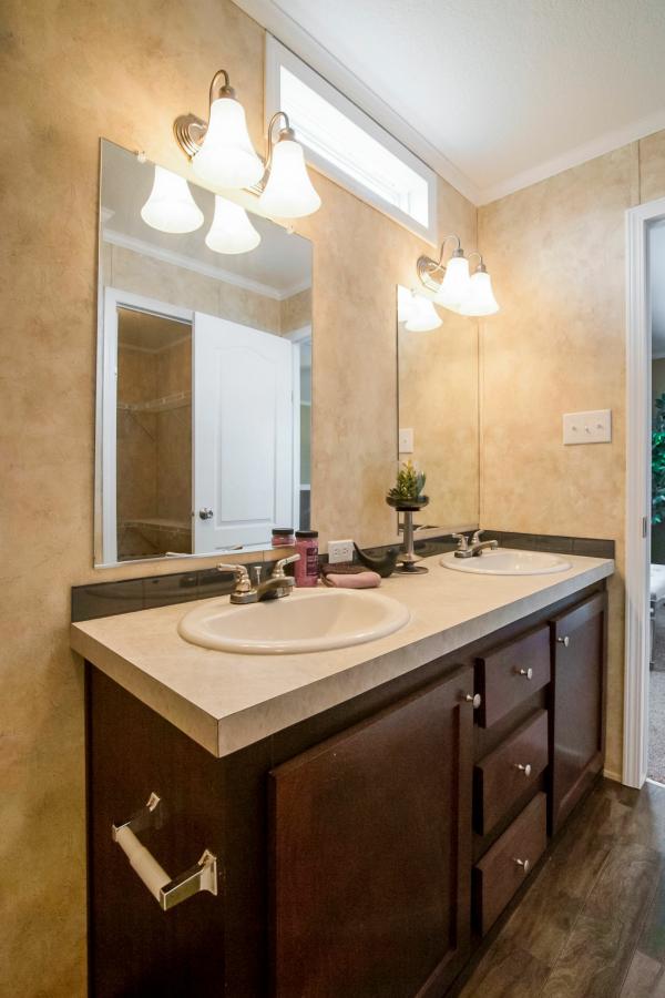 2019 Champion Dutch Diamond II Mobile Home