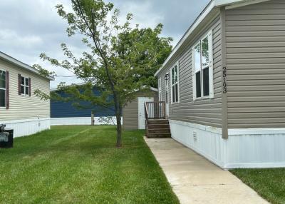 Photo 4 of 6 of home located at 25193 Oxford Woodhaven, MI 48183