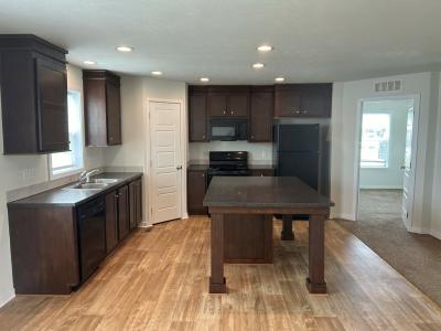 Photo 5 of 6 of home located at 25193 Oxford Woodhaven, MI 48183