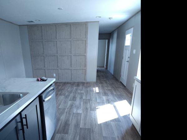 Photo 1 of 2 of home located at 592 Paraiso Drive Mulberry, FL 33860