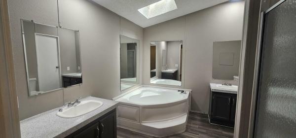 1998 Skyline Bay Springs Mobile Home