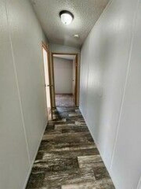 2005 American Homestar Corp Oak Creek Anniversary Mobile Home