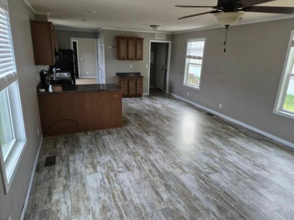 Photo 1 of 2 of home located at 5112 N Fairmount Street #143 Davenport, IA 52806