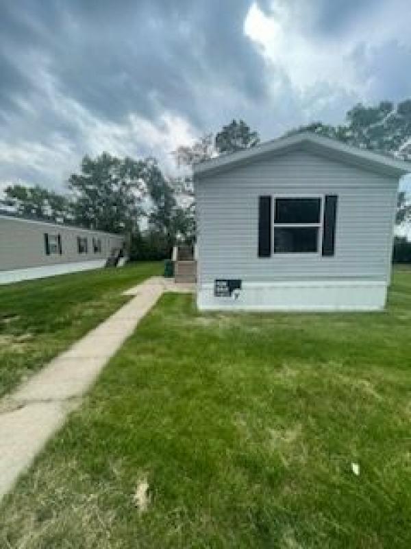Photo 1 of 2 of home located at 3418 Kennedy Lane Lot 219 Waterloo, IA 50701