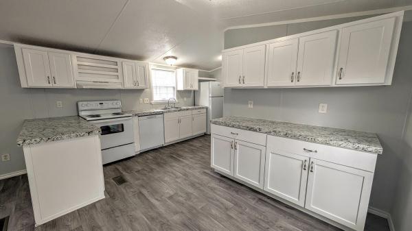 2011 SOUTHERN ENERGY HOMES OF TEXAS DMK16763A Mobile Home