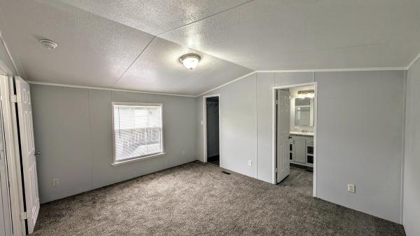2011 SOUTHERN ENERGY HOMES OF TEXAS DMK16763A Mobile Home