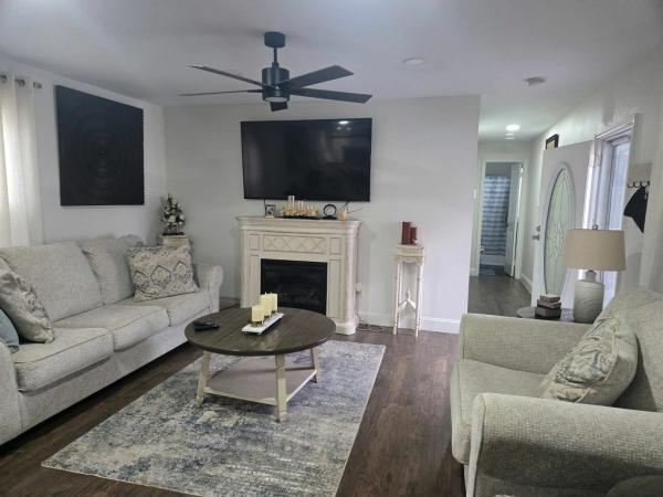 2009 SOUTHERN STAR 9001 Mobile Home