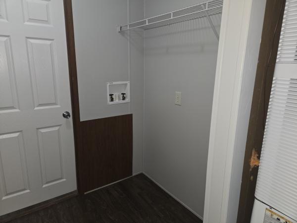 2018 LONESTAR 166432F  Home